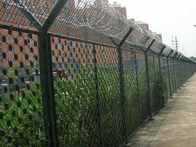 作死!男人发朋友圈说要炸深圳机场，不到2小时就被抓到了