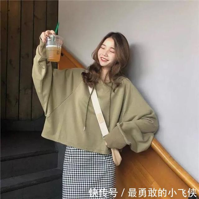 气质■气质的人都在穿半身裙,这样搭配起来,才足够的时髦!