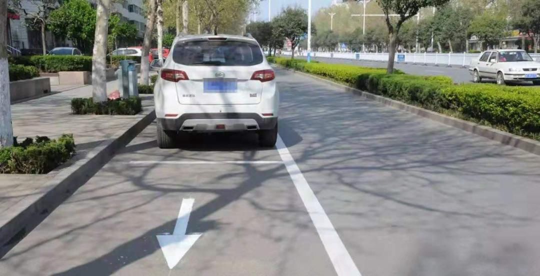  「汽车」为什么中国人停车习惯把方向盘打正，而美国人喜欢歪着？