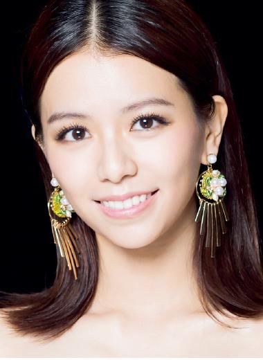 想咬自己的嘴唇一口