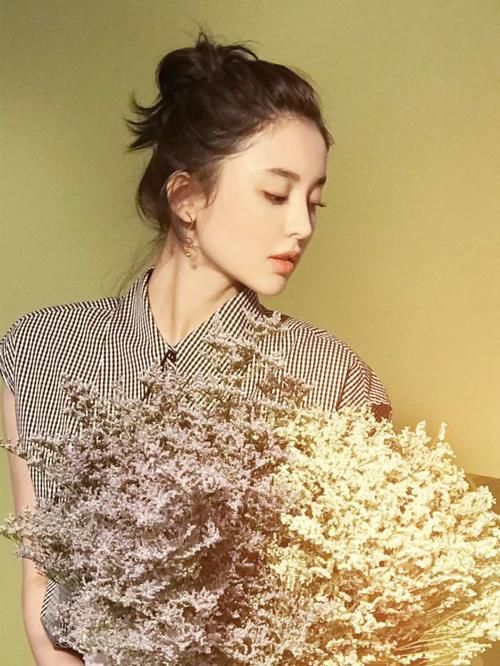 ⊙ 清爽又好看！倪妮娜扎刘亦菲夏天都在梳这个发型！