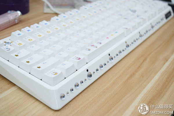 bulin bulin 女生向的白色键盘会是怎么样?