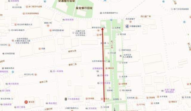 点评北京前门地区的珠宝市街：充满老北京风貌的商铺，却可能走形