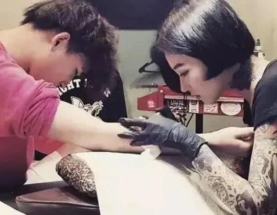  特别■哪个部位纹身最“疼”？纹身师：敢在这3处纹身，才是真的“狠人”！