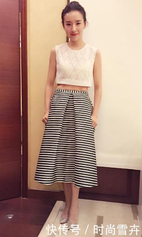 38岁董洁和38岁霍思燕同穿半身裙，网友：一个土气，一个女神