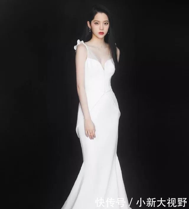 『写真』欧阳娜娜最新写真出炉,虽然不到20岁,但身材好到让人不敢相信