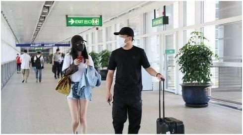 杨幂返回香港，刘恺威打破外界的谣言，网友：是真是假