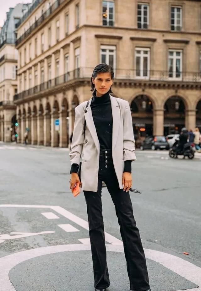  「喇叭裤」别再穿阔腿裤了，2020年春夏这4条裤子最流行！