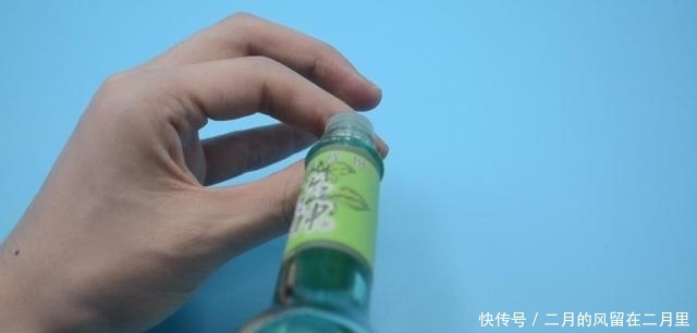 『解开』手指被502胶水粘住怎么办?学会这诀窍,胶水立马融化