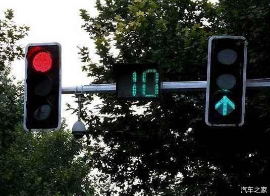  取消|秒读的红绿灯很方便，为什么很多城市却取消了？原因很简单