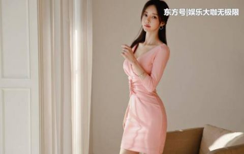 粉红色@街拍:姿色天然的小姐姐,一条粉红色的连衣裙,时尚美丽大方气息