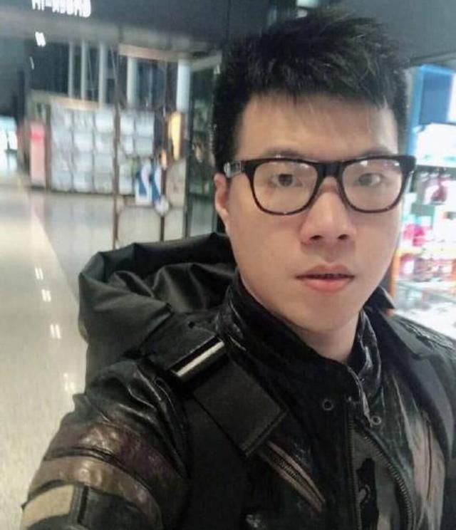 实锤曝光!黄毅清曝某知名艺人吸毒被实名举报,现已逃国外