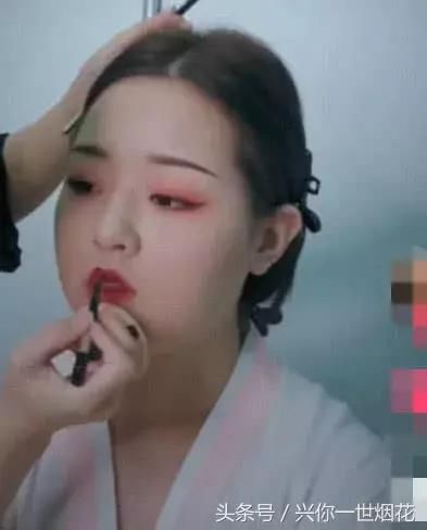 抖音小姐姐“最美微胖女神”，竟然撞脸“杨贵妃”侧颜杀了解一下