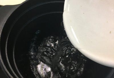  「美食」宅在家中吃美食：海鲜粥