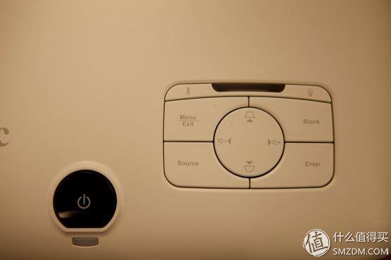 秋风评投显 篇四:入门级4K投影怎么选?Viewsonic 优派 PX727-4K 对比 BenQ 明基TK800