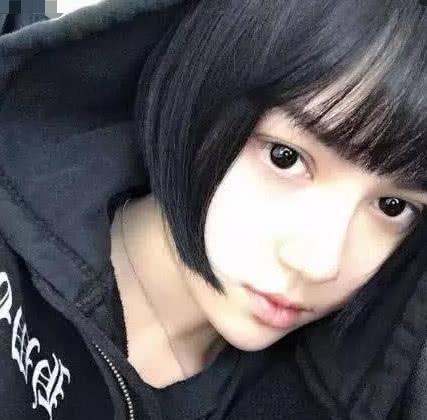靠化妆就能成为娃娃，被称“暗黑芭比”，素颜比温婉美十倍！