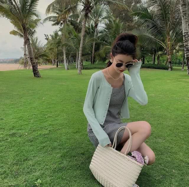  变得更加@五一出游穿搭示范，温柔与甜美并存，打造不一样的自己