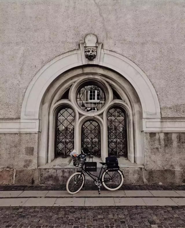 初代博主，最爱的还是她-换季穿衣没灵感?从她身上能找到!