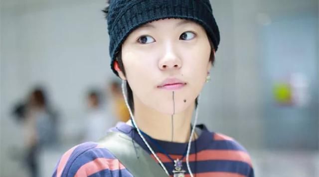 乐活家|为了造型夯，我学窦靖童把水杯挂腰上呦!