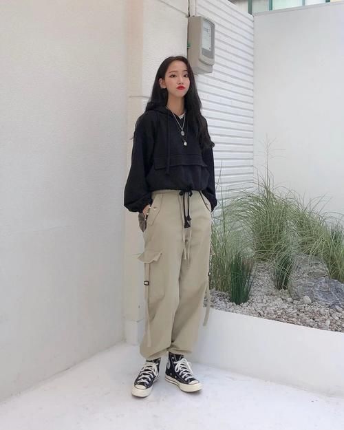 酷女孩@“无性别风”穿搭正流行,女生们穿的越来越酷了