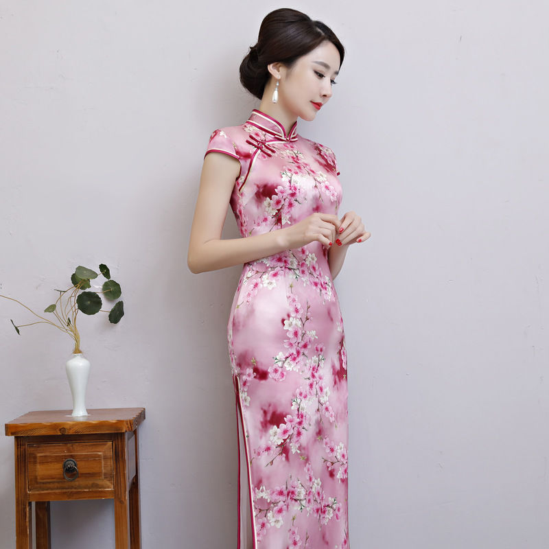 别傻傻买棉绸裙了!7月新出的真丝裙，上身洋气高贵女人味