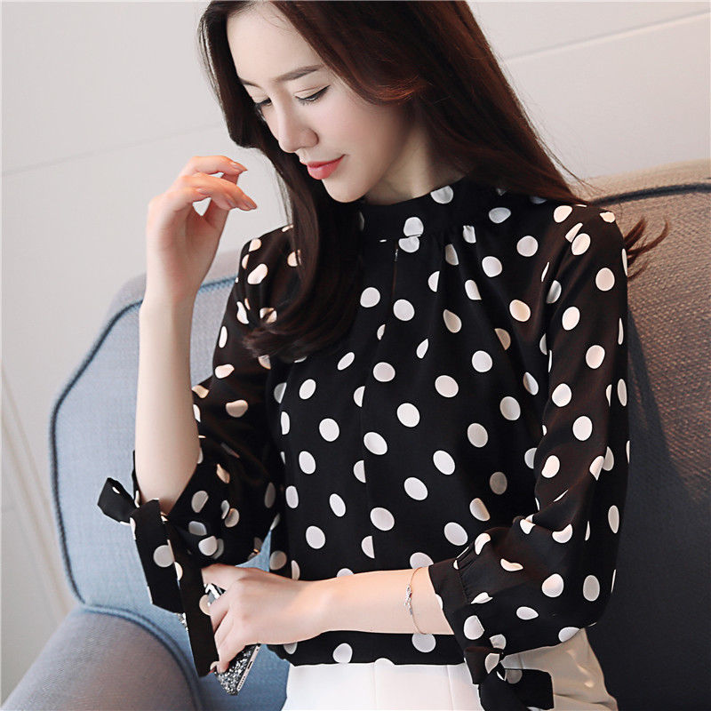 女人尽量别穿打底裤配大衣，学学下图女人这样穿，真的迷死人了