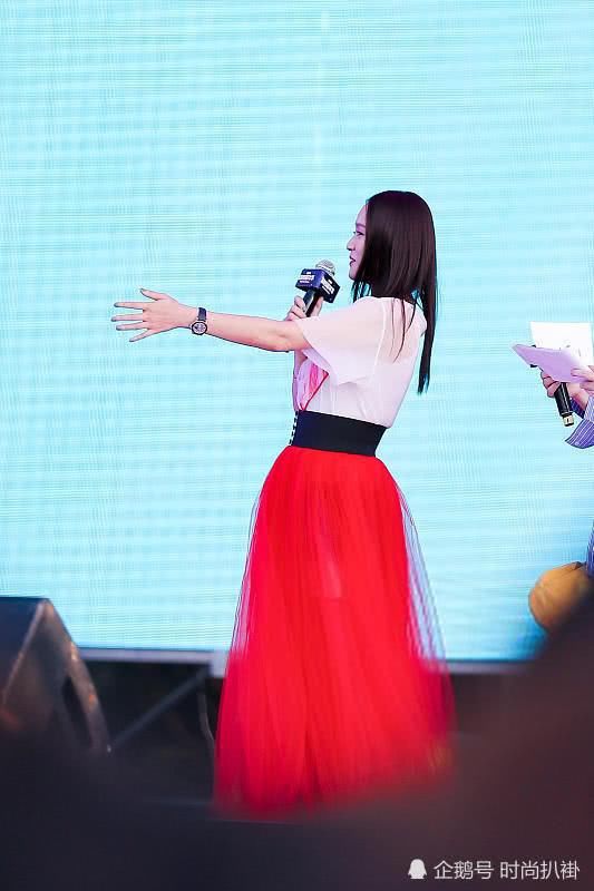 陈乔恩到底胖了多少？穿赵薇同款纱裙，39岁的她让人认不出