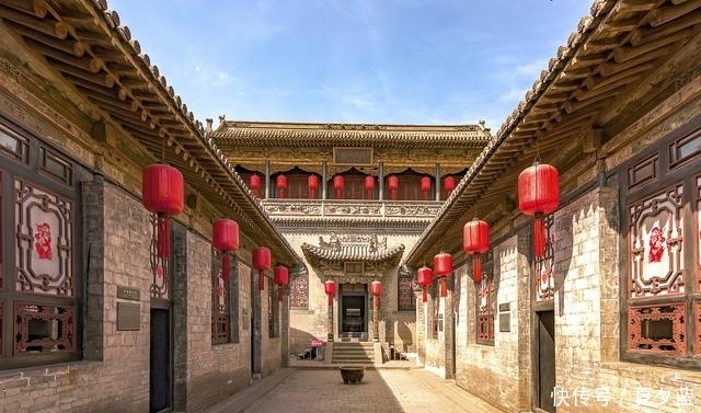 乔家大院被摘牌5A后又有新动作,拆除旧房要扩建?网友:毫无意义