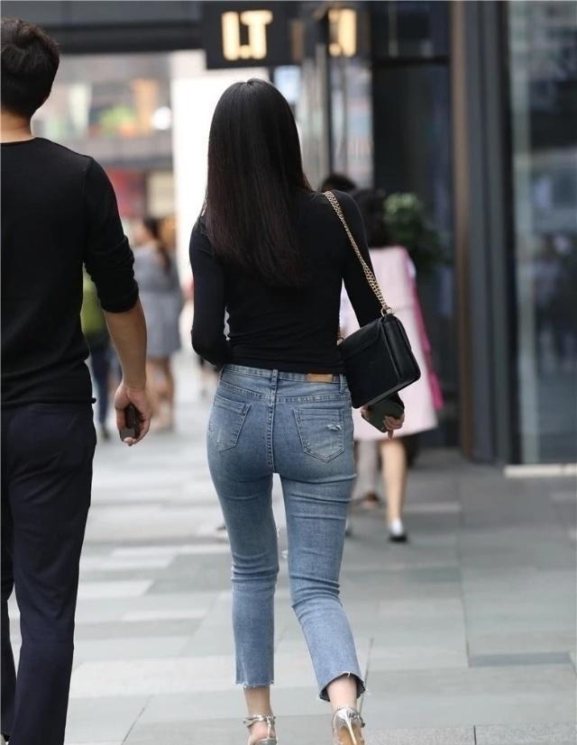 【精致】牛仔裤更显朝气的格调,唯美精致让你更有魅力
