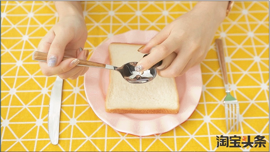 夏天吃的清淡，妆容也要画的清凉！