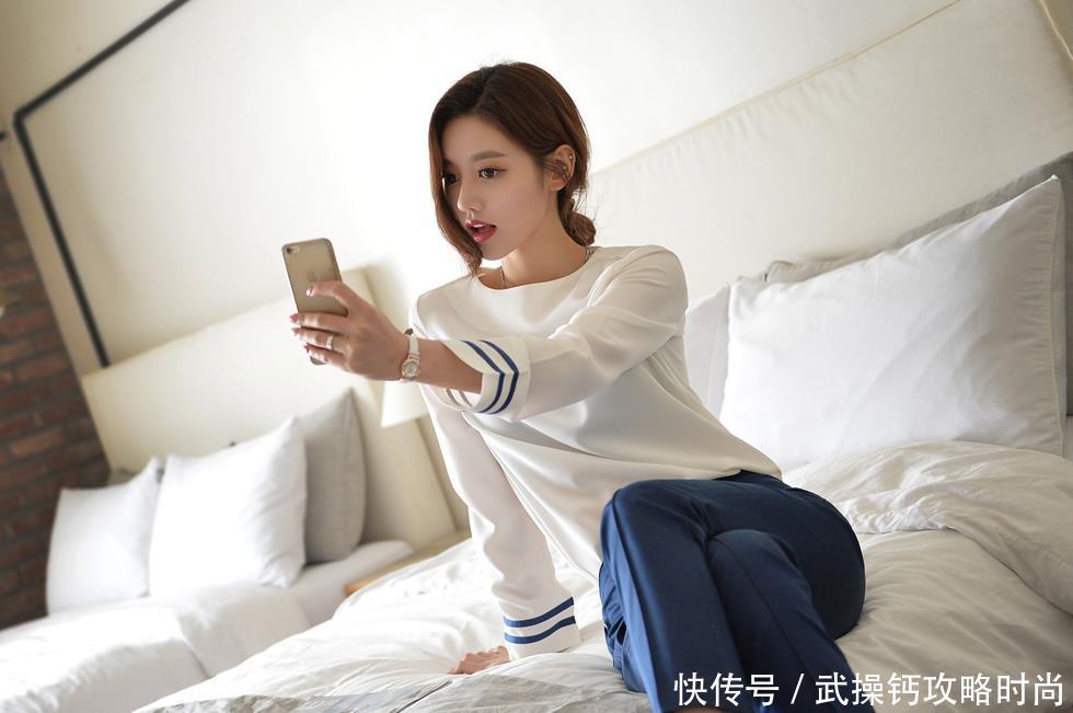 肉丝高跟搭的配小西裤,魔鬼身材颜值爆表,女神展现不一样性感!!