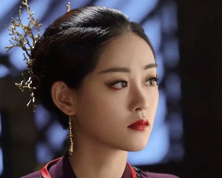  古装剧■祝绪丹演了4部古装剧, 最美不是玄女, 也不是周芷若, 而是清宫装