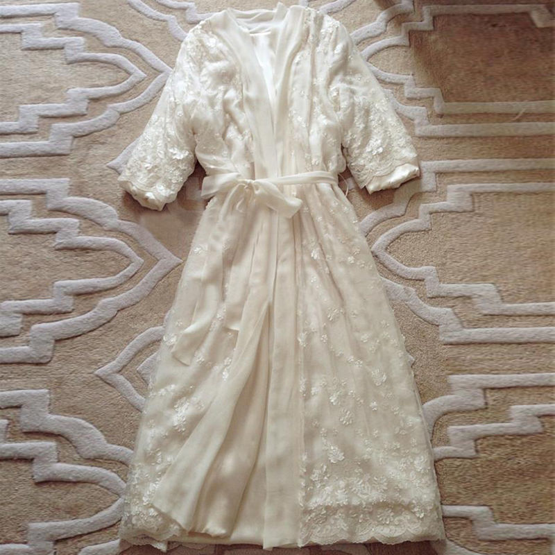 女人不过40岁，别穿“灰漆漆”睡衣，多穿朦胧睡衣，美到不真实