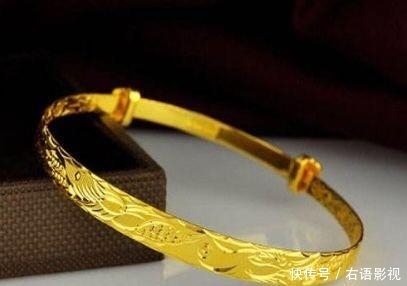  「轻松」黄金首饰在家洗不干净？黄金店老板教我诀窍，轻松清洗干净，学学