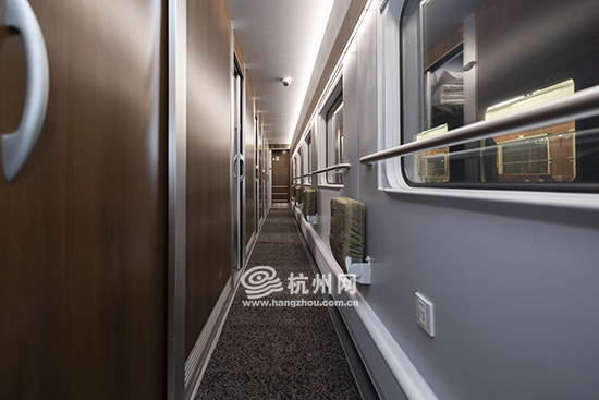 ＂绿巨人＂复兴号动车组服役杭州春运 普速铁路迈入动车时代