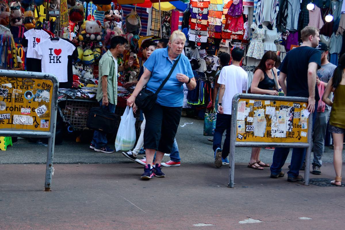 香港最发达的中西区，相当于大陆几线城市？游客：万万没想到