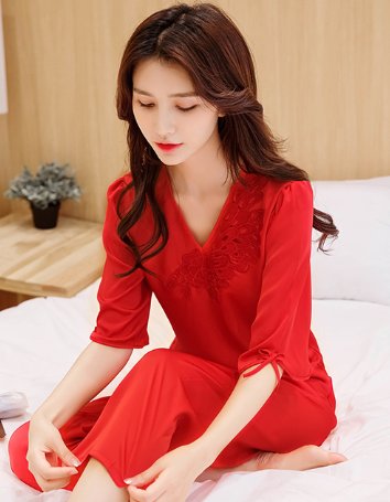 难怪老婆洗完澡不穿睡衣了,穿上这“家居服”,果然性感贼迷人