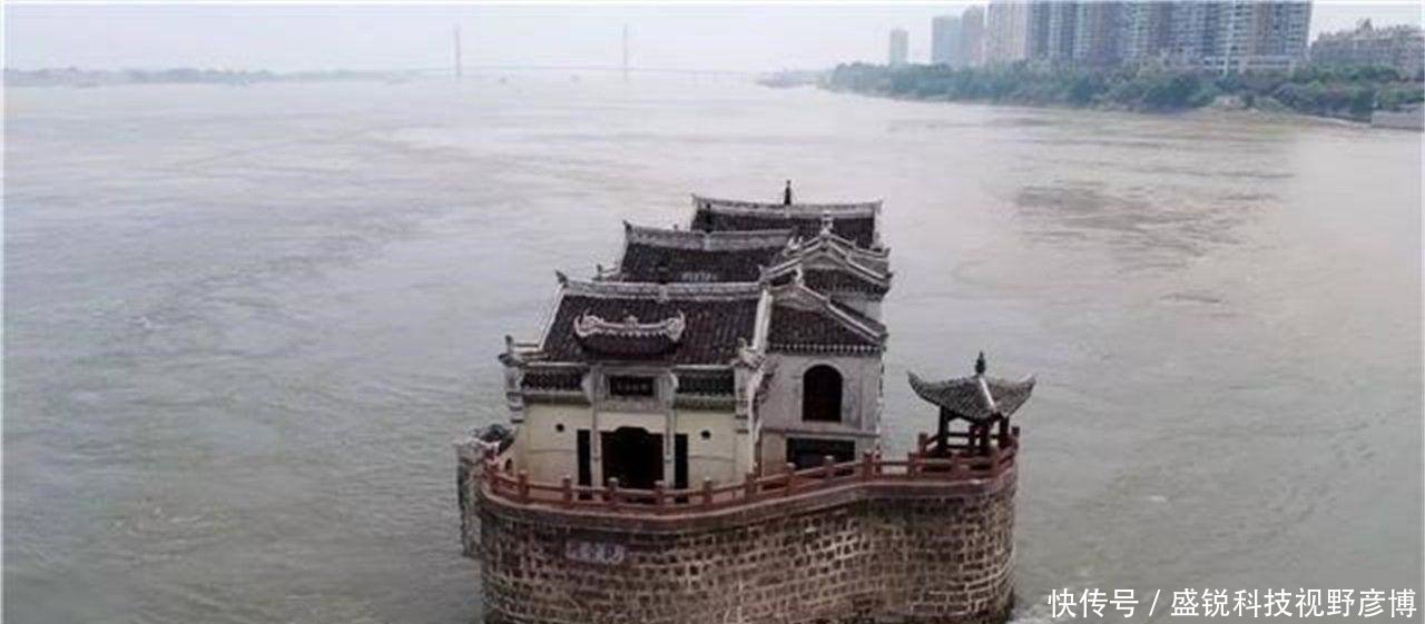 长江中的“钉子户”，霸占江心700多年，却无人敢拆！