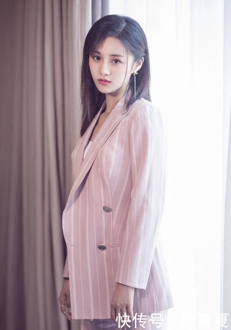 『性感』美女图集,第770期:性感时尚,图几小姐姐,你会更喜欢呢?