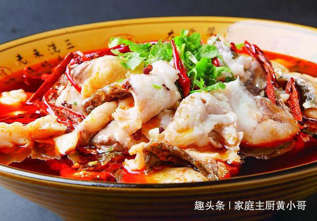  「详细」爱吃水煮鱼不会做，大厨详细教你做法步骤，20块钱本钱够全家人吃