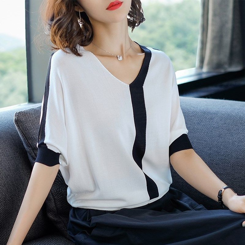 太美了!老婆穿新买的“减龄衫”，瞬间年轻十岁，散发迷人女人味