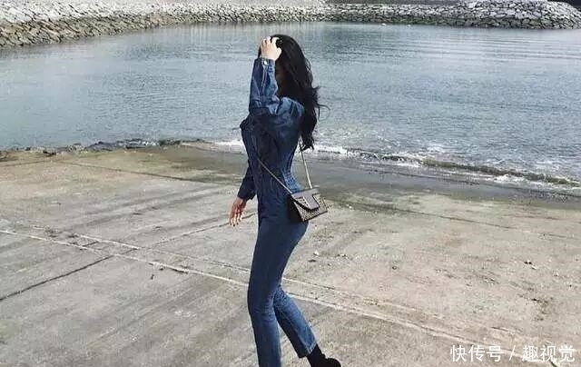 「连体」潮流的连体牛仔裤美女,曼妙身姿令人牵挂