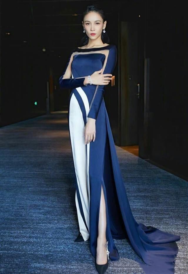 张蓝心撒贝宁同台，长腿完爆撒贝宁，网友：谁和她同台结果一样！