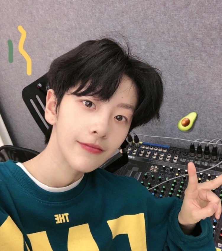 刘梦:杨幂公司新签艺人刘梦,撞脸李钟硕傻傻分不清,没想到还是个女孩