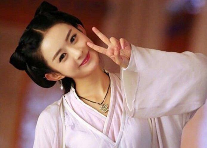 【宁采臣】盘点明星的“乞丐”造型：张国荣成经典，肖战十万服装引争议