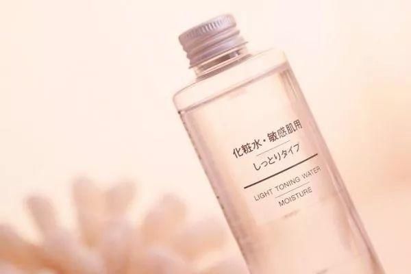 护肤扫盲｜爽肤水、柔肤水、收敛水、精华水，你选对了吗？