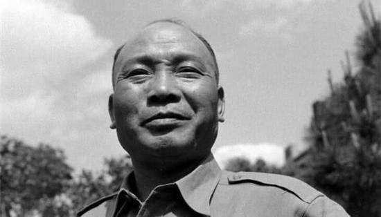 王竟白@从杂牌连长到手握50万重兵的中央军军头,他是唯一一个,他是谁?
