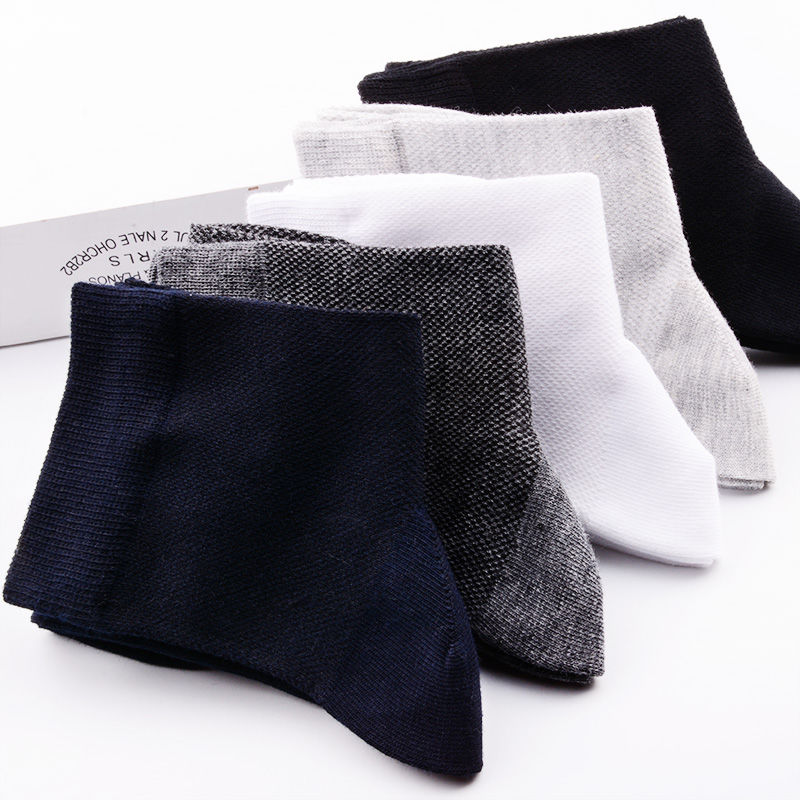 女人尽量不要裙子配丝袜，看看下图女人这样穿 性感 妙曼显身材