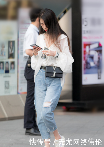 『女性』重庆街拍,这样的搭配让女性美的有高度,简直是吸睛无数!