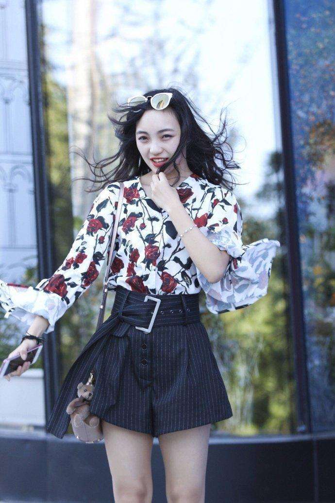 街拍美女, 每一个都有自己的特点, 风姿万种, 你喜欢哪一种呢?